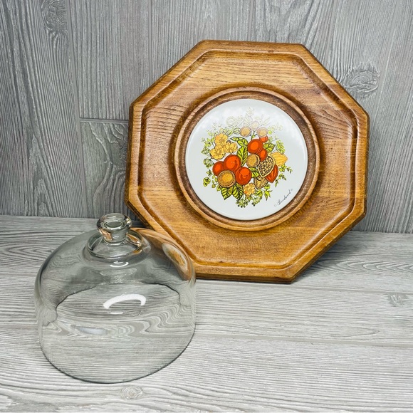 Vintage Goodwood teak / ceramic cheese & cracker tray with glass dome cloche - Picture 2 of 11